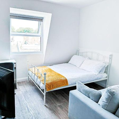 Lovely Studio Apartment Maidstone Esterno foto