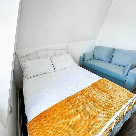 Lovely Studio Apartment Maidstone Esterno foto